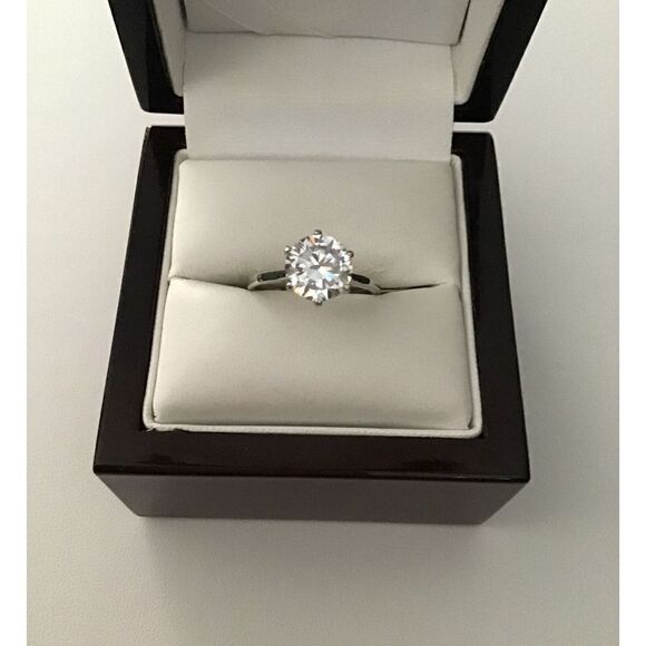 2Ct Round Cut Solitaire Sim Diamond Bridal/Engagement Ring Sz 9 - Picture 1 of 4